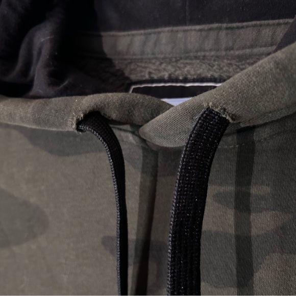 Hollister Print Logo Camo Hoodie Sweatshirt - Picture 8 of 14